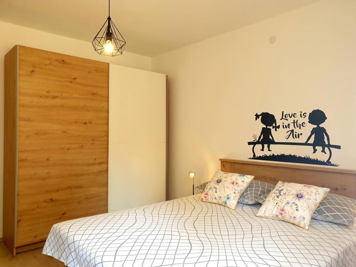 Apartment Mon Cheri-Located In A Quiet Neighbourhood Near Beaches Free Parking Pula Dış mekan fotoğraf